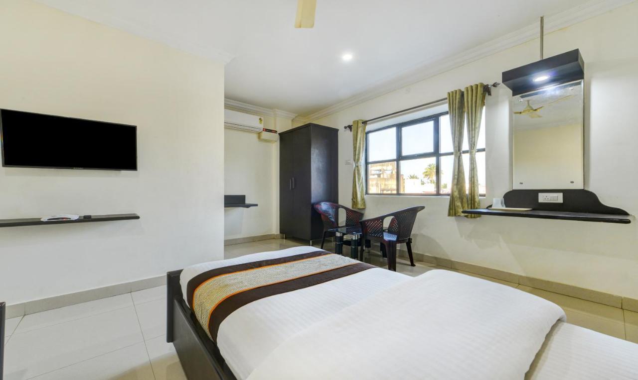 Pleasant Days Hotel Ченнаї Екстер'єр фото